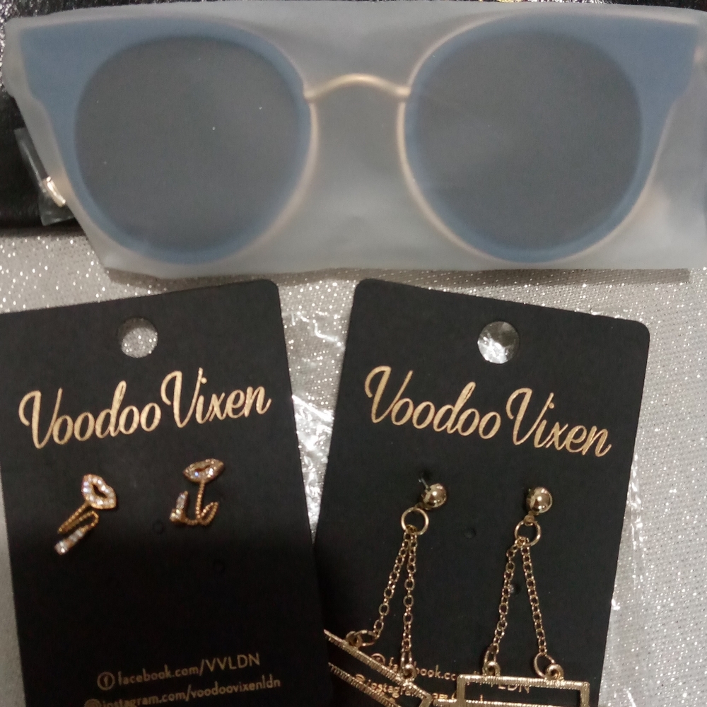 Voodoo Vixen pinup accessories